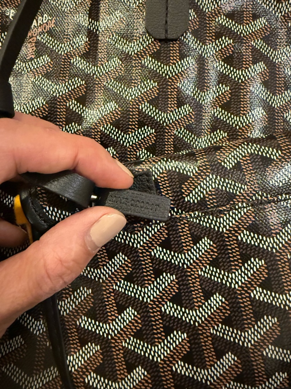 NWT. Goyard St Louis Tote in PM Size. Black Goyardine with Black Leather Trim. - Picture 10 of 11